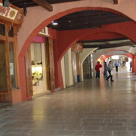 El Terrat Sobre El Mercat لا سو دي أورغل الغرفة الصورة